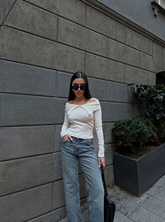 Kelebek yaka uzun kol bluz beyaz