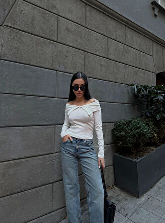 Kelebek yaka uzun kol bluz beyaz