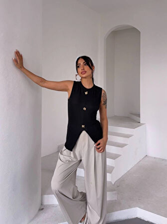 Kadın siyah bisiklet yaka gold düğmeli ottoman bluz s2310