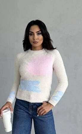 Bıyıklı triko kazak beyaz