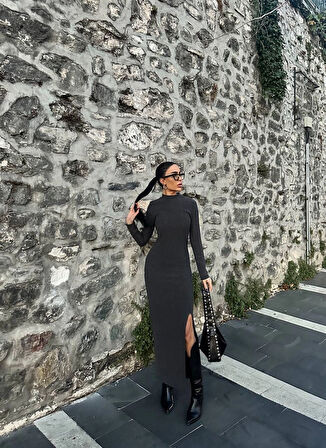 Yırtmaçlı kalın bürümcük uzun elbise siyah