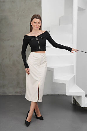 Yırtmaçlı uzun deri etek krem