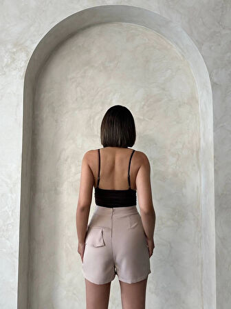 Valonlu fırfırlı şort bej s24683