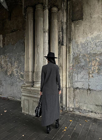 Boğazlı kalın bürümcük uzun elbise siyah