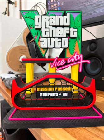 gta vi 6 vice city temalı ps5 kol ve kulaklık standıi