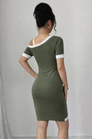 Kadın Kısa Kollu Asimetrik Kesim Yaka şerit Ve Aksesuar Detaylı Modal Elbise