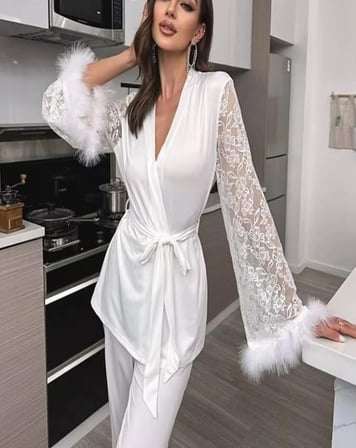 Lüks İpeksi Saten Dantelli Ortiş Tüylü Kadın Pijama Takımı 2 Parça W2012