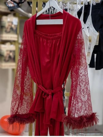 Lüks İpeksi Saten Dantelli Ortiş Tüylü Kadın Pijama Takımı 2 Parça W2012