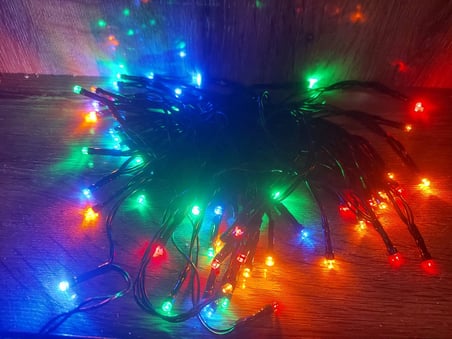 Parti Süsü Renk Geçişli Renkli Lamba Animasyonlu Şık 10m 100 Led Pilli 2 Kademeli RGB IŞIK