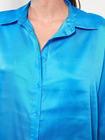 Önden Düğme Kapamalı Düz Uzun Kollu Saten Kadın Gömlek