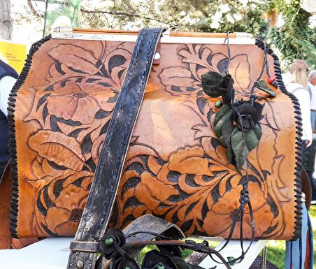 DERSEY HAKİKİ DERİ BAVUL TABA DÖVME HANDMADE ÇANTA