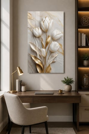 Beyaz Lale Desenli Baskılı Cam Tablo – Gold Detaylı UV Baskı Duvar Dekoru