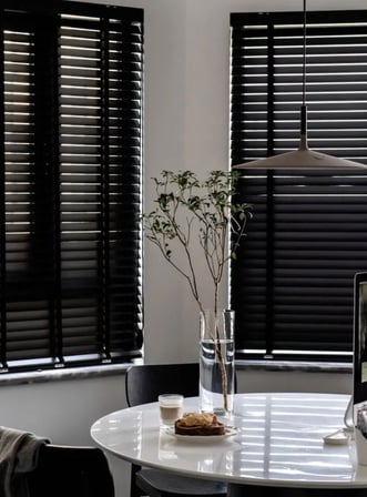 Wooden Blinds %100 Doğal Ahşap Jaluzi Perde 50mm, Alüminyum Kasalı Yüksek Kaliteli - Siyah (KURDELALI)