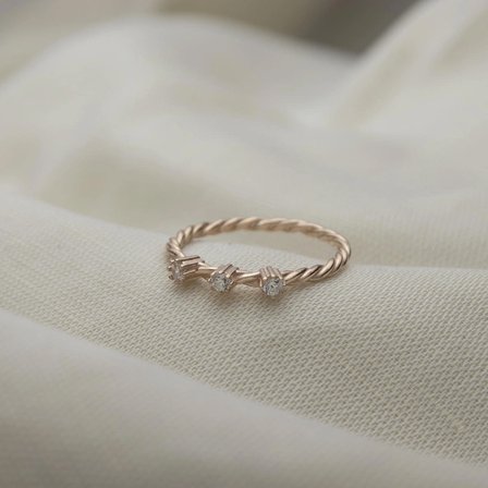 Burma Kollu 925 Ayar Minimal Rose Üç Taş Gümüş Yüzük