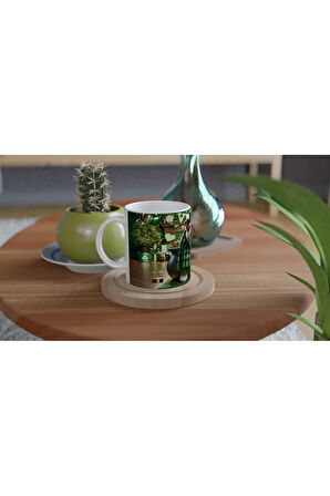 St. Patrick Şapkasıyla Şans Kazanında Bulldog Temalı Baskılı Kupa Bardak