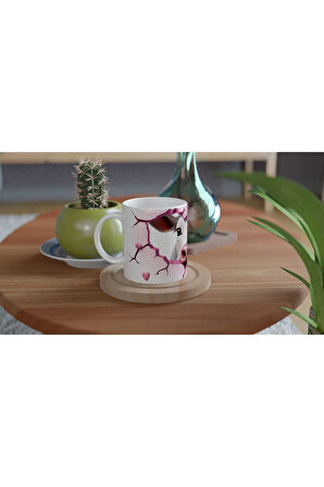Gülümseyen İnek ve Kalpli Çatlak Duvar Temalı Baskılı Kupa Bardak