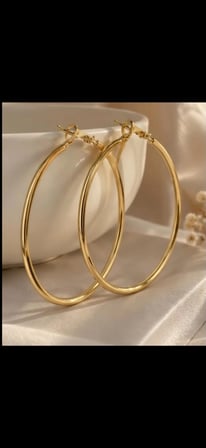  Gold Renk Büyük Halka Küpe – Zarif & Minimalist Tasarım