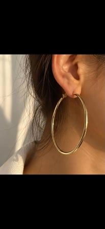  Gold Renk Büyük Halka Küpe – Zarif & Minimalist Tasarım