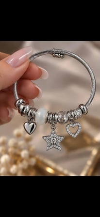 Gümüş Renkli Yıldız & Kalp Charm Detaylı Bileklik