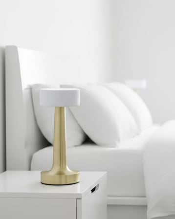 3 Renk Ayarlı LED Masa Lambası Dimmerli Modern Tasarım