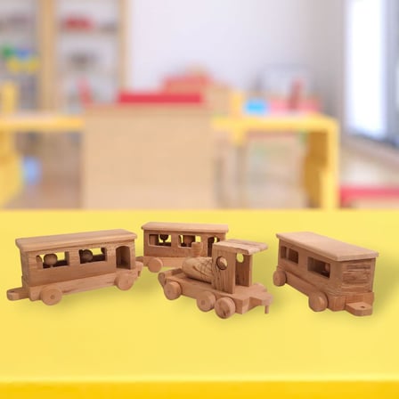 Montessori 4 Parça El Yapımı Ahşap Yolcu Treni Seti
