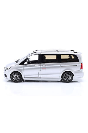 Mercedes-Benz V class AMG-Line minibus 1/18 Beyaz