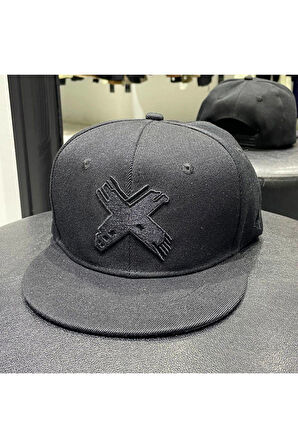 X Patchli Snapback Şapka