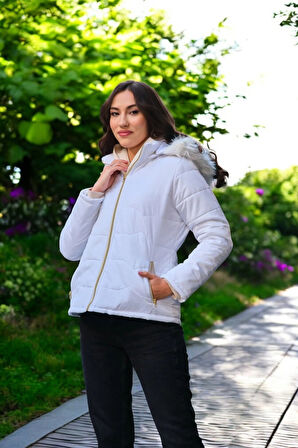 Kışlık Kürklü Kapüşonlu Şişme Kadın Mont