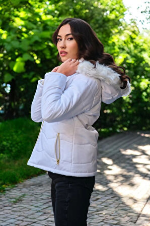 Kışlık Kürklü Kapüşonlu Şişme Kadın Mont