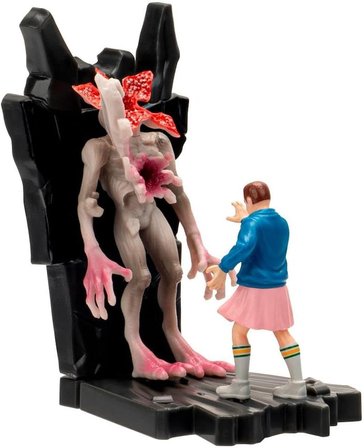 Stranger Things Sürpriz Kutu 7,6 cm Figür Netflix Iconic Moments Koleksiyon Mini Heykel