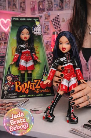 Bratz Scorchin Jade Moda Bebek Moto Tarz Alev Desenli Platform Bot Aksesuar Seti