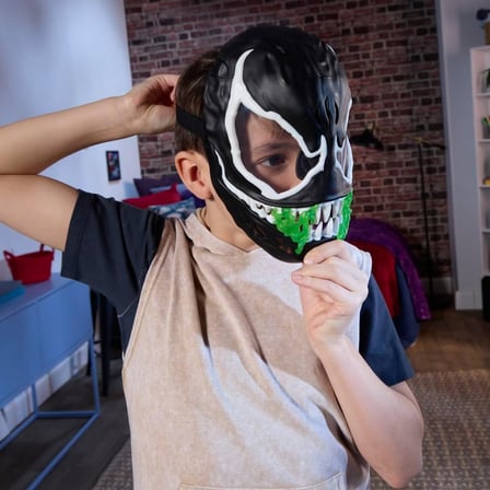 Spider-Man Venom Sesli Karanlıkta Parlayan Maske Işıklı Çocuk Kostüm Oyuncağı 20,3x11,4x25,4 cm