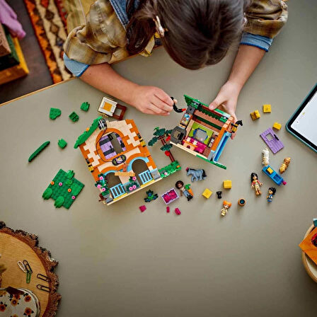 LEGO Friends Midilli Çiftliği ve Ahır 42654