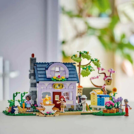 LEGO Friends Arıcıların Evi ve Çiçek Bahçesi 42669