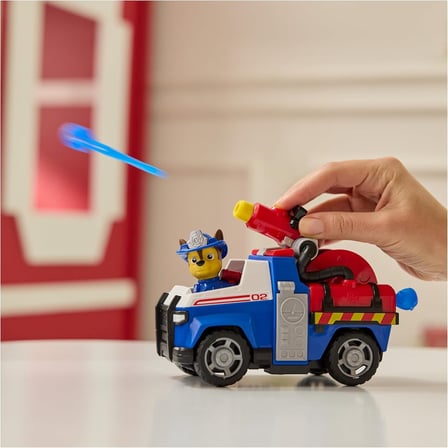 Paw Patrol Chase Fire Rescue İtfaiye Aracı 18 cm + 7 cm Figür Su Fırlatan
