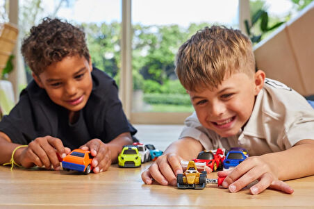 1 ADET - Mini Brands Make A Racer Araba Sürpriz Paket - 1 ADET