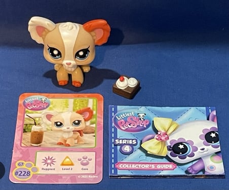 Littlest Pet Shop Seri 4 Tekli Figür Miniş Chihuahua Tan #228 LPS G7 Pet Surprise Koleksiyon