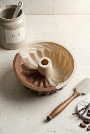 Silikon Dilimli Kek Kalıbı & Yapışmaz Isıya Dayanıklı Kek Pişirme Gereci (16 cm)