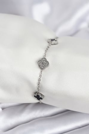 316L Çelik Gümüş Renk Siyah ve Zirkon Taşlı Baby Boy Yonca Kadın Bileklik 5886-1492