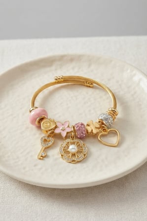 Pembe Charmlı Model Kadın Bileklik 5886-1492