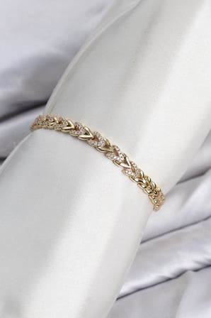 CM Model Zirkon Taşlı VIP Seri Gold Renk Pirinç Kadın Bileklik 5886-1492