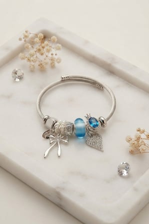 Fiyonk ve Kalp Mavi Charmlı Gümüş Renk Bileklik 5886-1492