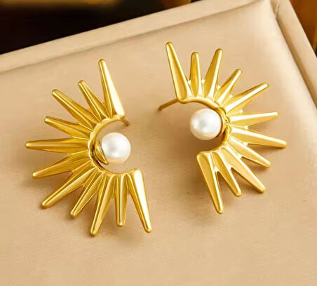 VividCharm İnci Taşlı Güneş Tasarımlı Çelik Küpe