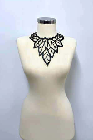 Lazer Kesim Yaprak Desenli Deri Choker, Deri Kolye