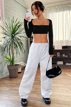 Kadın Siyah Uzun Kol Göğüs ve Sırt Dekolteli Crop Top Bluz