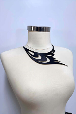 Kuş Kanadı ve Göz Detaylı Şık Deri Choker, Deri Kolye