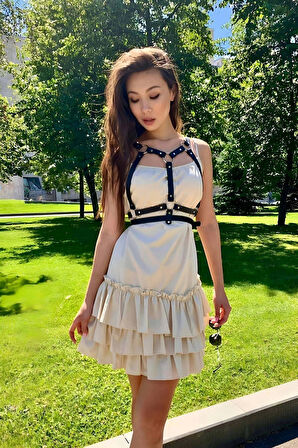 Elbise Üzeri Göğüs Detaylı Omuzdan Askılı İnce Şerit Şık Deri Kemer