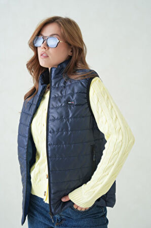 İçi Astarlı Su ve Rüzgar Geçirmez Cepli Kadın Yelek