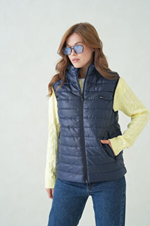 İçi Astarlı Su ve Rüzgar Geçirmez Cepli Kadın Yelek