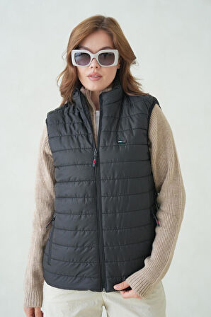 İçi Astarlı Su ve Rüzgar Geçirmez Cepli Kadın Yelek